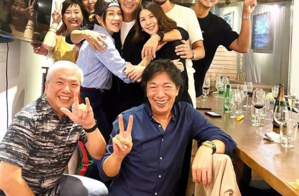 陈建州恩师63岁生日，范玮琪宽松毛衣出镜，网友问：怀二胎了？