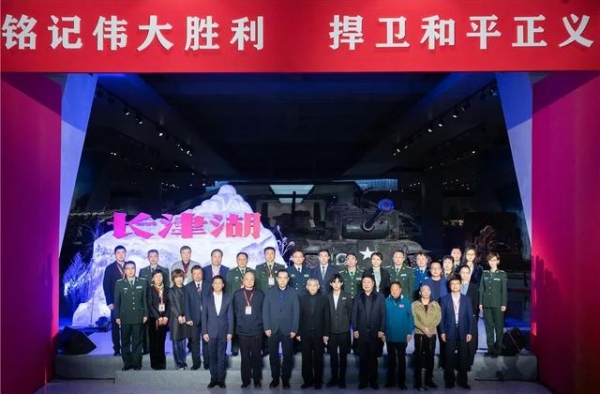吴京和易烊千玺组cp？《长津湖》也太炸了吧