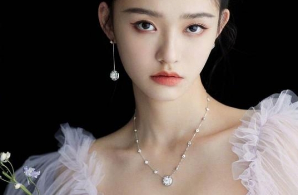 拒领金曲奖的女明星都被猫晚请来了！网友：谁都得向爸爸低头