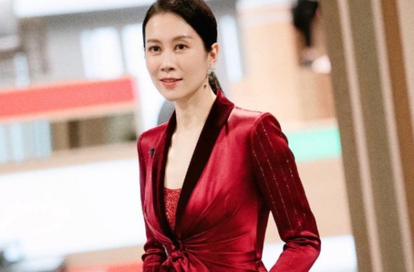 温峥嵘承认已婚，称孩子已满6岁，曝同学海清用献血钱请她吃烤鸭