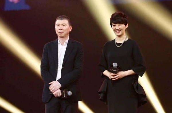 徐帆化妆之后的样子原来这么美，不仅看着有气质，五官也变精致了