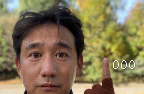 黄磊彻底被多多折服，另类手指饼干逼真吓人，关节处褶皱清晰可见