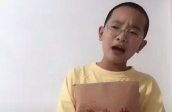 钟美美变身晚会主持人，落落大方表现得体，被夸：老天爷赏饭吃