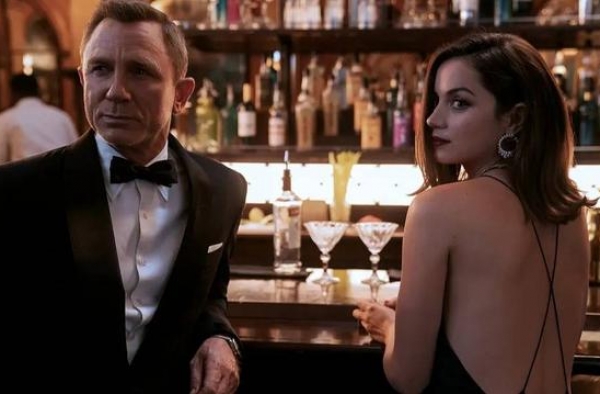 《007》新作争夺战，北美影院终究斗不过流媒体？