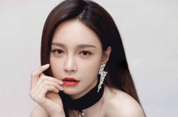 芒果台小花背后开撕？沈梦辰节目中吐槽同事，靳梦佳被迫上热搜