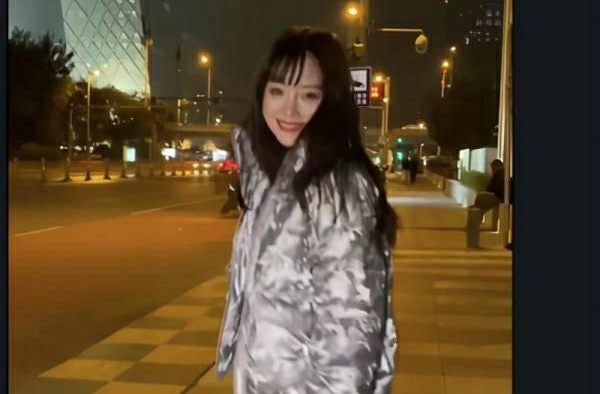 李小璐深夜发文被疑回应PG One，网友：喜欢的人就该在一起