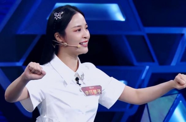 李莎旻子退出湖南台小花之争，缺席晚会主持，在其他电视台出现