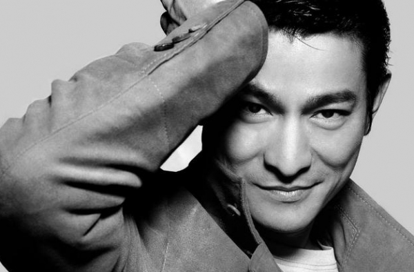 12年后杨丽娟再谈刘德华，坦言后悔追星，没人能为她的人生买单