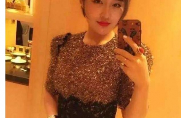 又炫富？赵本山徒弟晒豪车被抵制后，女徒孙再自曝拥有4座私人岛