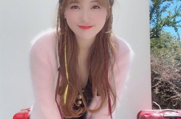 金莎爸爸上节目自我介绍：我女儿随母姓，张绍刚却说“尴尬”