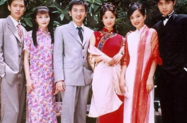 最幸运的琼瑶女郎：嫁豪门与丈夫恩爱15年，儿子帅到可以出道