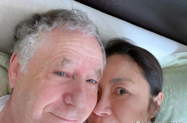 杨紫琼晒与74岁富豪男友贴脸，在一起6000天，仍甜蜜如热恋