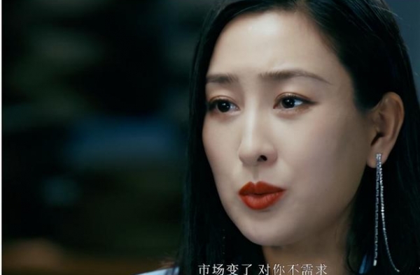 吃过亏仍不改嘴快！马苏抢话帮黄奕回恶评：她这七年比秋菊还秋菊