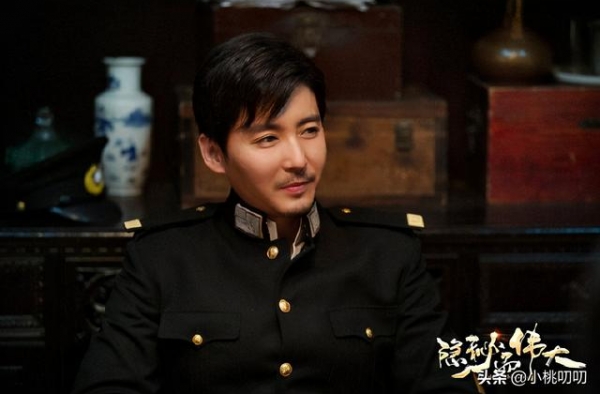 《隐秘而伟大》：从体操运动员到警察专业户，出道17年终成爆款