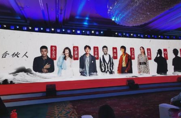 《天赐的声音2》启动：三位实力歌手，一位令人头疼的乐评人