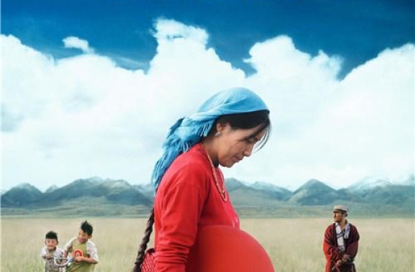 万玛才旦《气球》曝终极海报 聚焦女性情绪困境