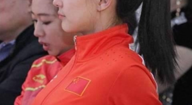 体操女神张豆豆，退役拒进娱乐圈，转型成教练，社媒更新拳击酷照