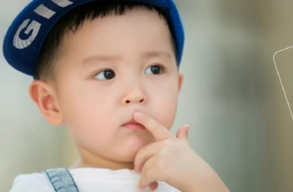 有种“会长”叫邓莎儿子，避开爸爸所有基因，与妈妈复刻粘贴