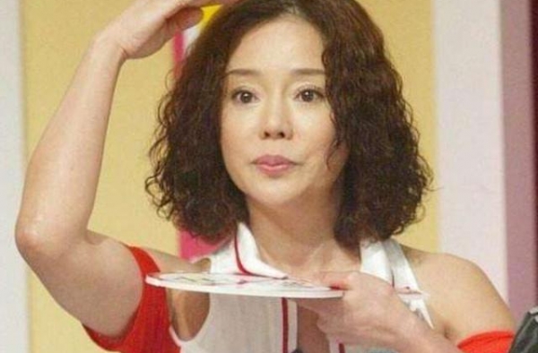 暗讽小S生不出儿子？猛踹蓝洁瑛，狄莺却将儿子“宠进”监狱