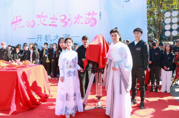 赖美云女扮男装撞脸陈妍希，个子矮遭嘲讽，内心丑陋才会身高歧视