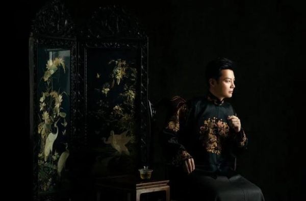 任鲁豫中国风造型 温文尔雅佳公子