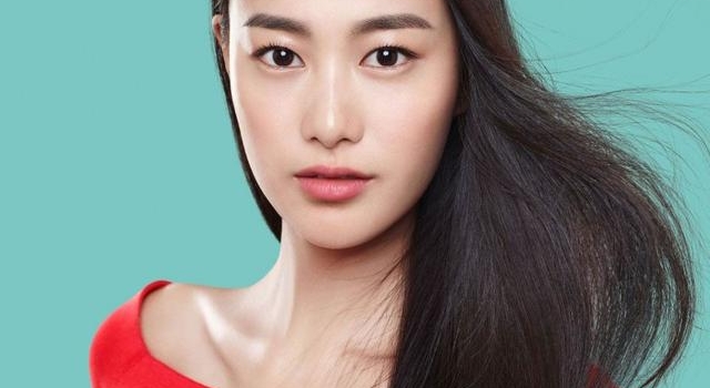 秦舒培与陈冠希非婚生女：敢于对自己人生负责的女人活得有多滋润