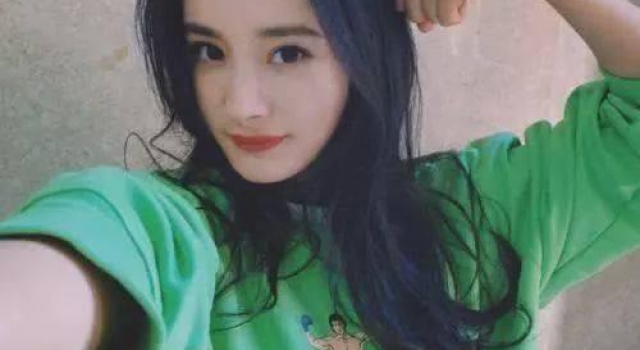 杨幂最想删除的4张照片，张张都是“经典”，你看过几张？