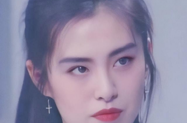 她是金马影后，扇过刘嘉玲，养男友16年，今整容被嘲像“鬼”