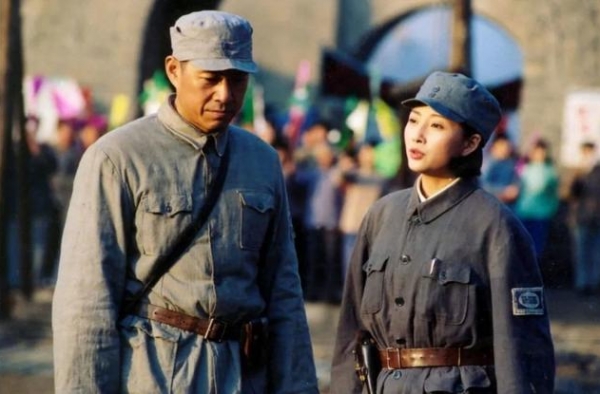 《历史的天空》评论：真情闪耀浩瀚烟云中
