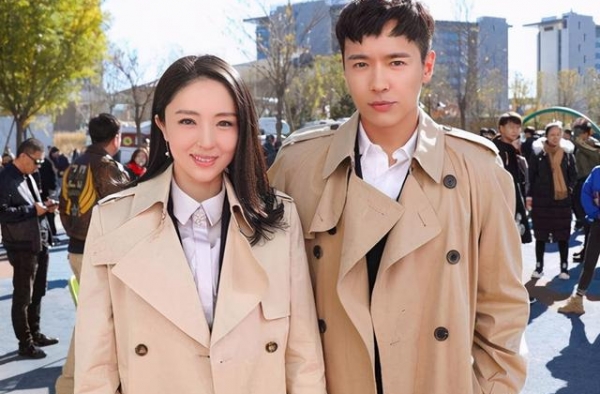 38岁高云翔，带4岁女儿现身董璇餐厅，离婚后他仍旧是好父亲