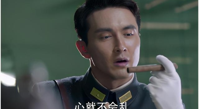 抹发蜡抽雪茄住别墅，如此耍帅的抗日剧是在耍观众
