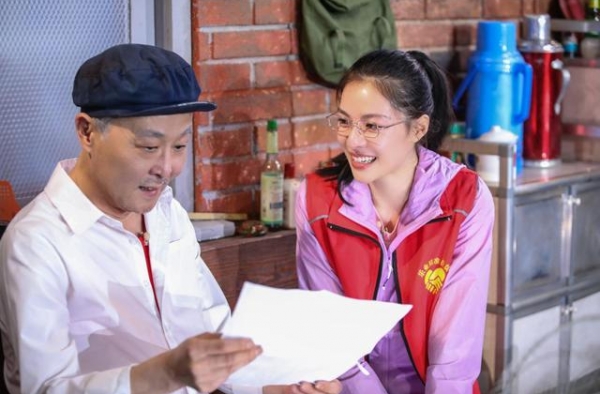 多重视角、取材真实《故事里的中国》找到平衡艺术与真实的新法则