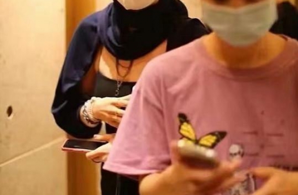 马伊琍“下班照”惹刷屏，感受她未修图下的身材，实在太真实了