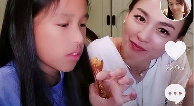 张庭11岁女儿首发声，因颜值被吐槽，为何出生时被怀疑不是亲生