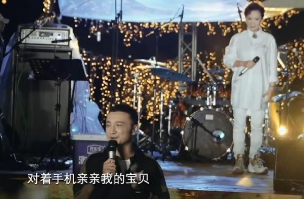 撒贝宁42岁得龙凤胎好宠溺，尼格买提爆料其每日对着屏幕亲孩子