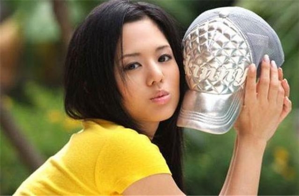 苍井空生日晒美照，37岁宛如20岁少女，评论区太没品了