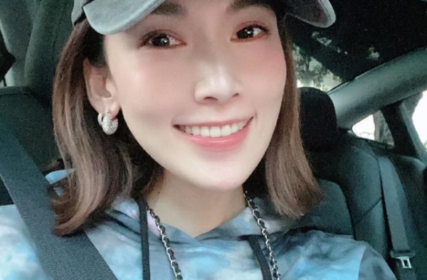 林志颖老婆陈若仪晒自拍，穿热裤秀长腿超性感，无意曝光儿子缺点