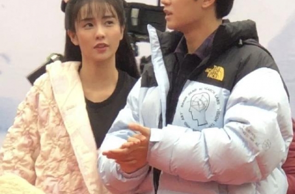 白鹿成鞠婧祎第二？发际粉疑画太多占额头一半，本尊解释胎毛浓密