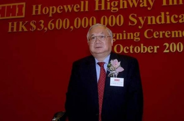 4国血统的千亿富豪，一生只认自己是中国人，去世3个副国级扶灵