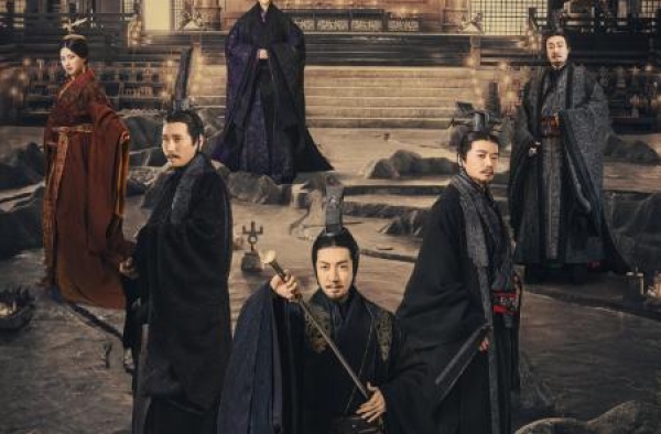 《装台》之后，央视又一爆款来袭，《大秦赋》接档《隐秘而伟大》