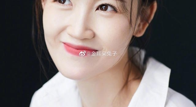 马蓉近照似清纯少女，不再撕王宝强发鸡汤文，要转型成励志女性？