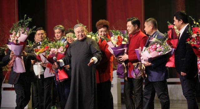 一台研讨会一台专场，笑声中致敬相声前辈赵炎