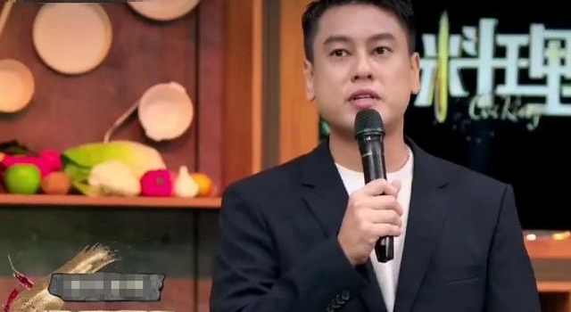偶像鼻祖朱孝天中年发福，因病结婚4年没孩子，老婆连饭都不会做