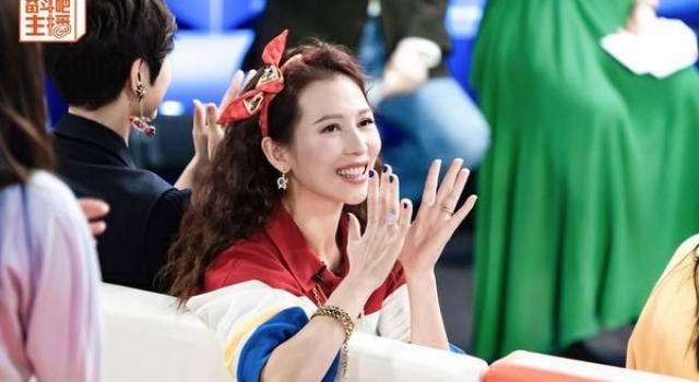 《奋斗吧主播》调档每周五中午，蔡少芬面临离开压力？