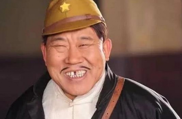 她被称“国民媳妇”，误将“礼物”送给导演，被王思聪撕成18线