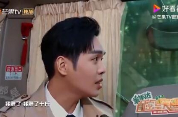 33岁唐艺昕产后瘦成纸片人，“筷子腰”吓人，还是健康最重要啊
