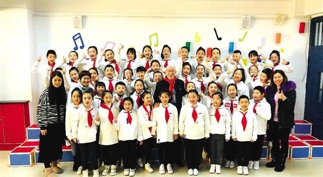 阔别62年后重回母校 著名词曲作家吴颂今兰州寻“亲”