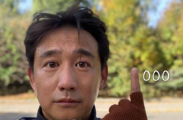 黄磊吐槽三胎儿子晚上“骚操作”网友：老父亲辛苦了