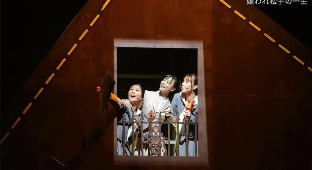 张静初演绎“松子的一生”成都观众做足防疫赏好剧