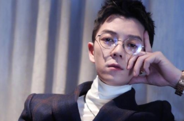 女方家暴男方出轨是离婚的真正原因？王栎鑫团队回应：脑洞太大
